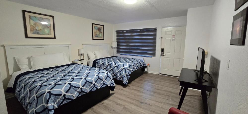 Queen Room with Two Queen Beds interior